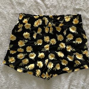 Girls sunflower shorts with pockets, size 14/16, brand Liberty Valor